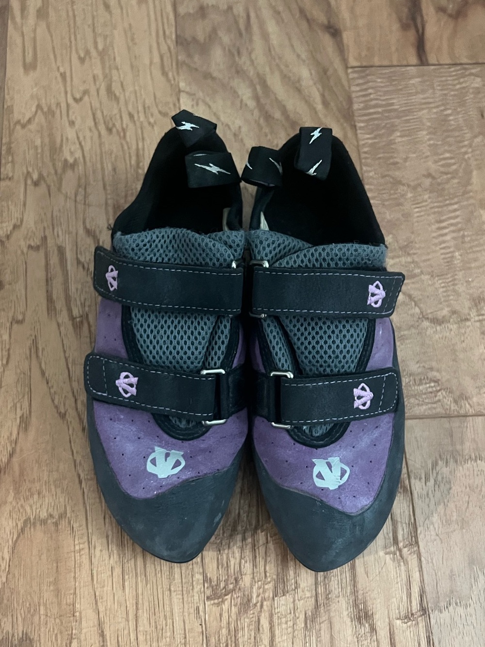 Evolv Women's Purple and Black Climbing Shoes size 9T